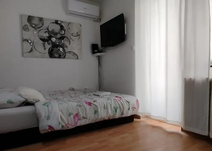 Apartamento 2 *